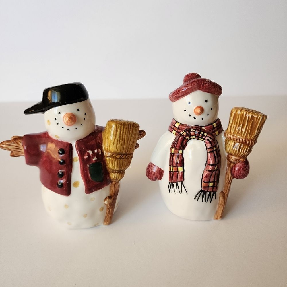 Sakura Ceramic Handpainted Snowmen Salt and Pepper Shakers